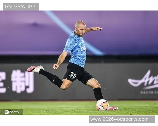 瀚森上半场遇挑战下半场展现冷静自信的适应之路