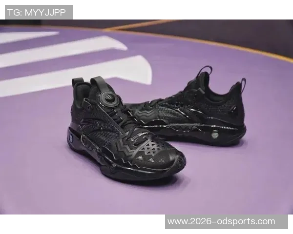 杜克大学发布独特白蓝配色Kobe5球鞋引发球迷热议 杜克大学发布独特白蓝配色Kobe5球鞋引发球迷热议