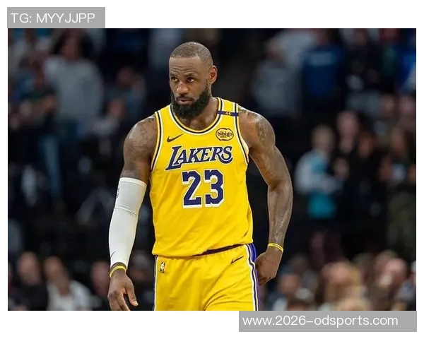 詹姆斯强调灵活调整打法是球员适应球队的重要生存智慧 詹姆斯强调灵活调整打法是球员适应球队的重要生存智慧