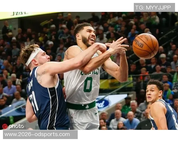 布朗称赞塔图姆积极参与客场比赛展现出色团队精神 布朗称赞塔图姆积极参与客场比赛展现出色团队精神