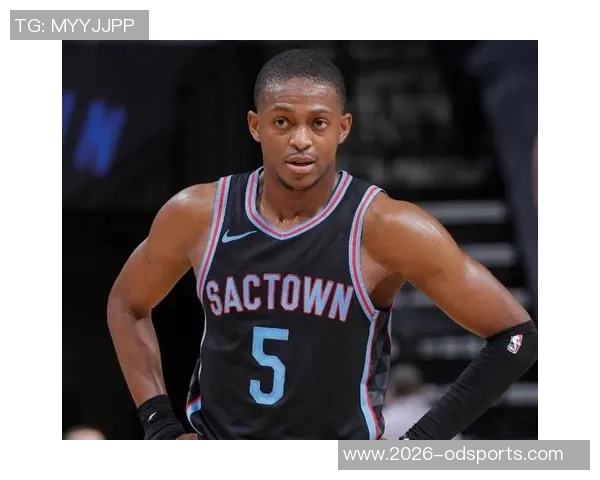 米奇赞福克斯为出色后卫强调其串联队友和防守进步的表现