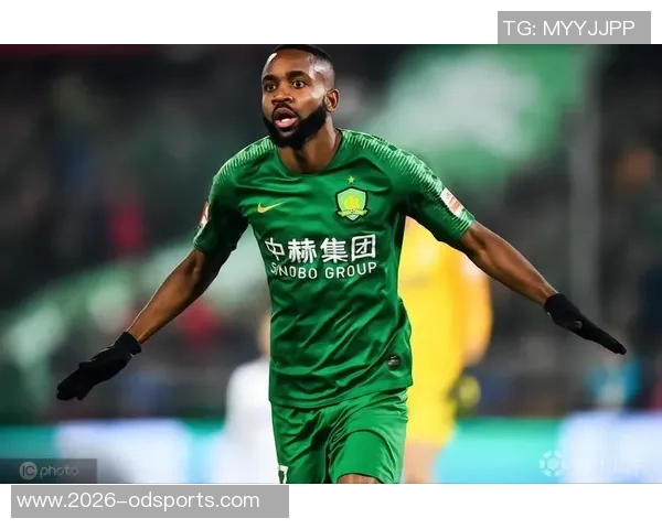 巴坎布门前绝佳机会中横梁球员自投自破成意外进球